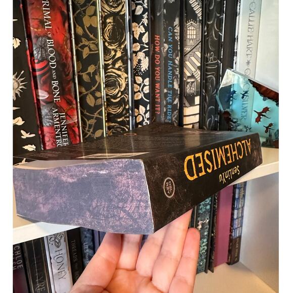 Alchemised SenLinYu Paperback Edition With Sprayed Edges - Picture 8 of 9